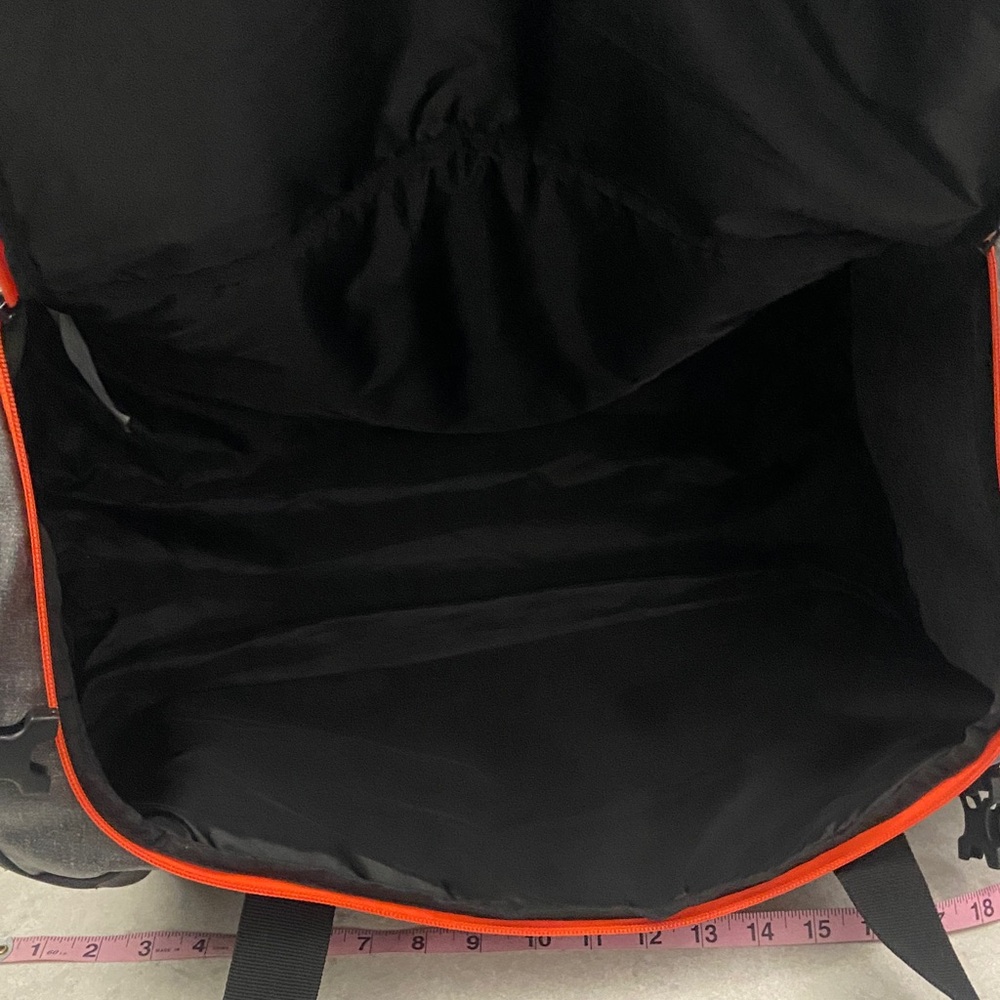 Orange and Gray Versatile Duffle Bag/Backpack - Avalanche brand. - Picture 6 of 14